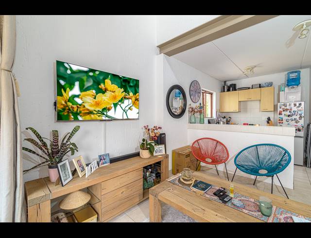1 BEDROOM APARTMENT FOR SALE IN RANDPARK RIDGE